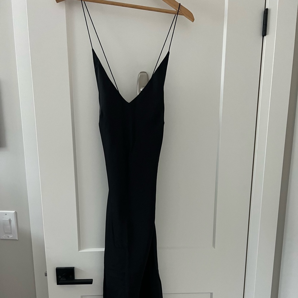 Grana Elegant Black Spaghetti Strap Midi Dress